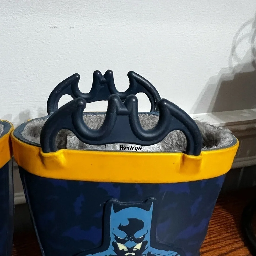 NWT-WESTERN Chief Boys Batman Snow/Rain Lined Boots